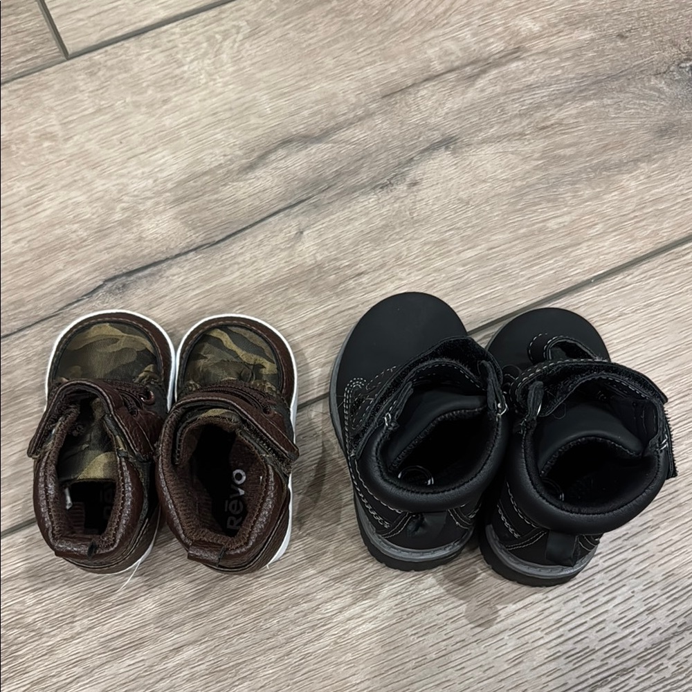 NWOT (Bundle of 2) Baby's Shoes in Sz 2